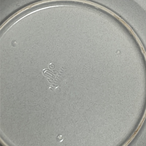 Pfaltzgraff Yorktowne 10 1/4" Large Dinner Plate Set of 2 - Picture 5 of 5